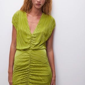 NWT. Good American “Always Fits” Plisse maxi dress. Size S/M